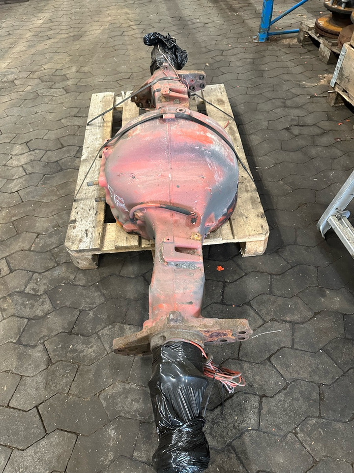 VOLVO REAR AXLE CASE 22324048 - Axle and parts for Truck: picture 1 VOLVO REAR AXLE CASE 22324048 - Axle and parts for Truck: picture 1