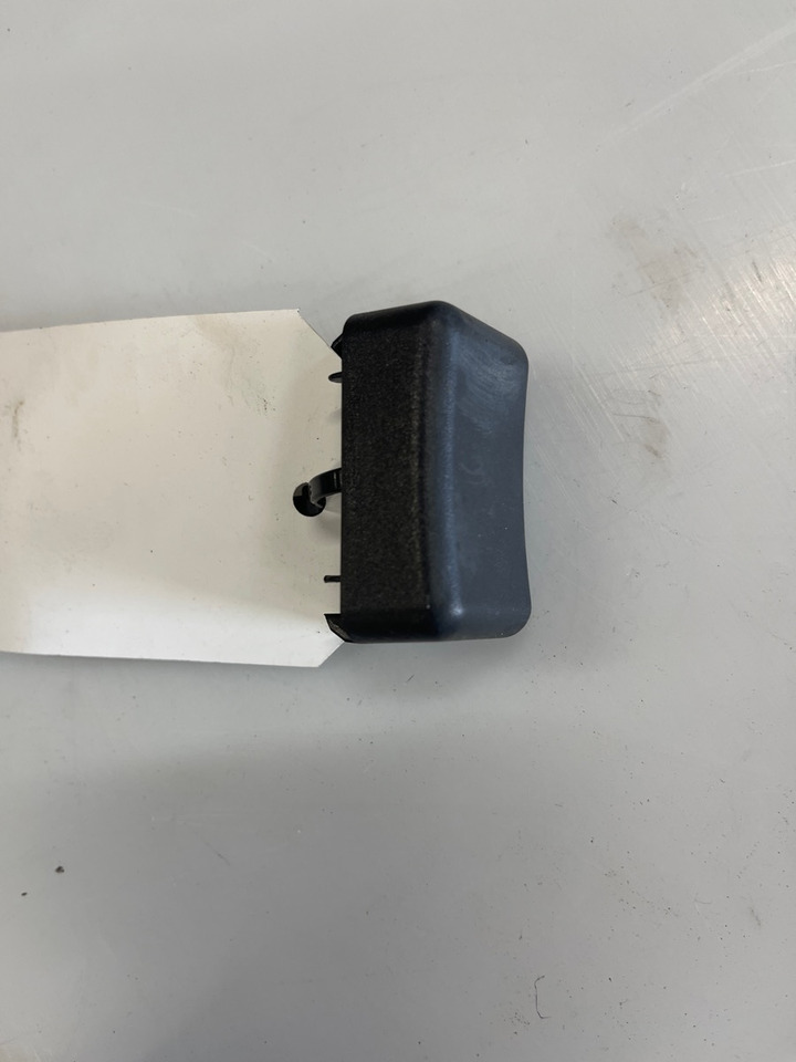 VOLVO SWITCH COVER 20410947 - Dashboard for Truck: picture 1 VOLVO SWITCH COVER 20410947 - Dashboard for Truck: picture 1
