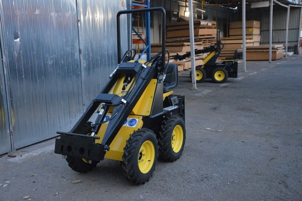Tur Poland Miniradlader Miniloader Mini hoflader TUR N 520 Briggs&Stratton - Skid steer loader: picture 3 Tur Poland Miniradlader Miniloader Mini hoflader TUR N 520 Briggs&Stratton - Skid steer loader: picture 3