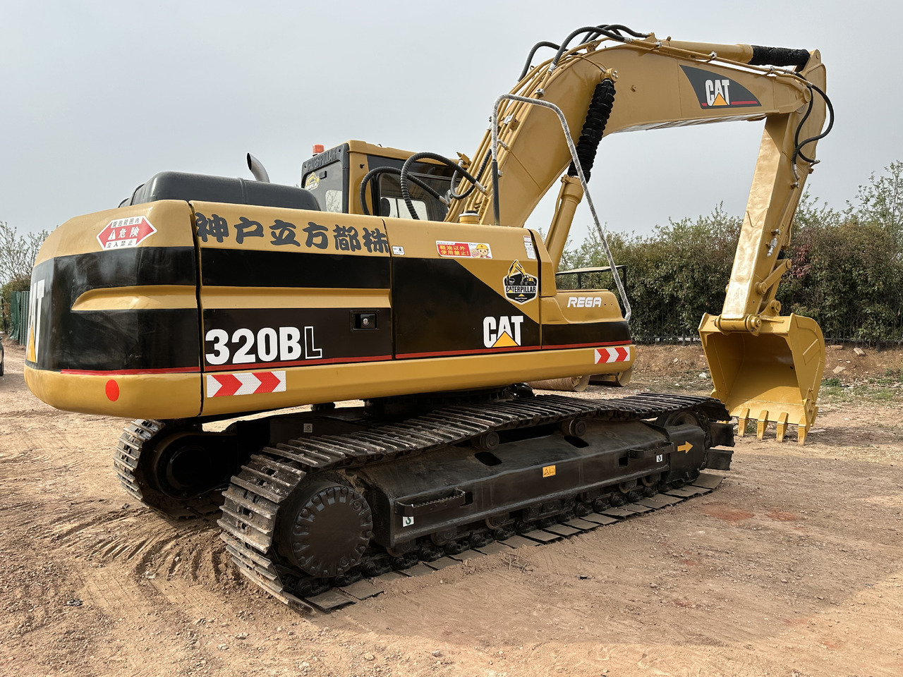 CATERPILLAR 320BL - Crawler excavator: picture 4 CATERPILLAR 320BL - Crawler excavator: picture 4