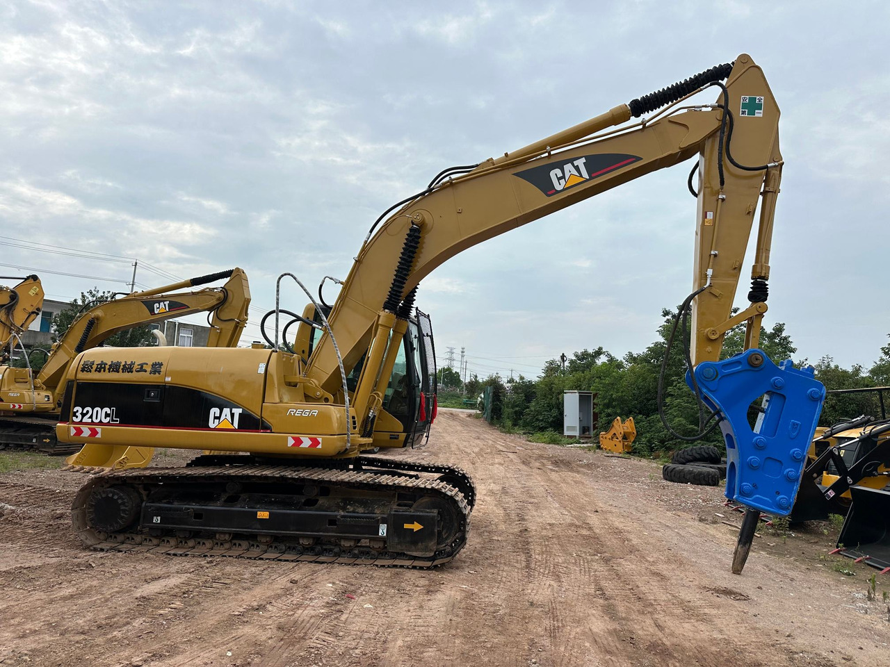 CATERPILLAR 320CL - Crawler excavator: picture 1 CATERPILLAR 320CL - Crawler excavator: picture 1