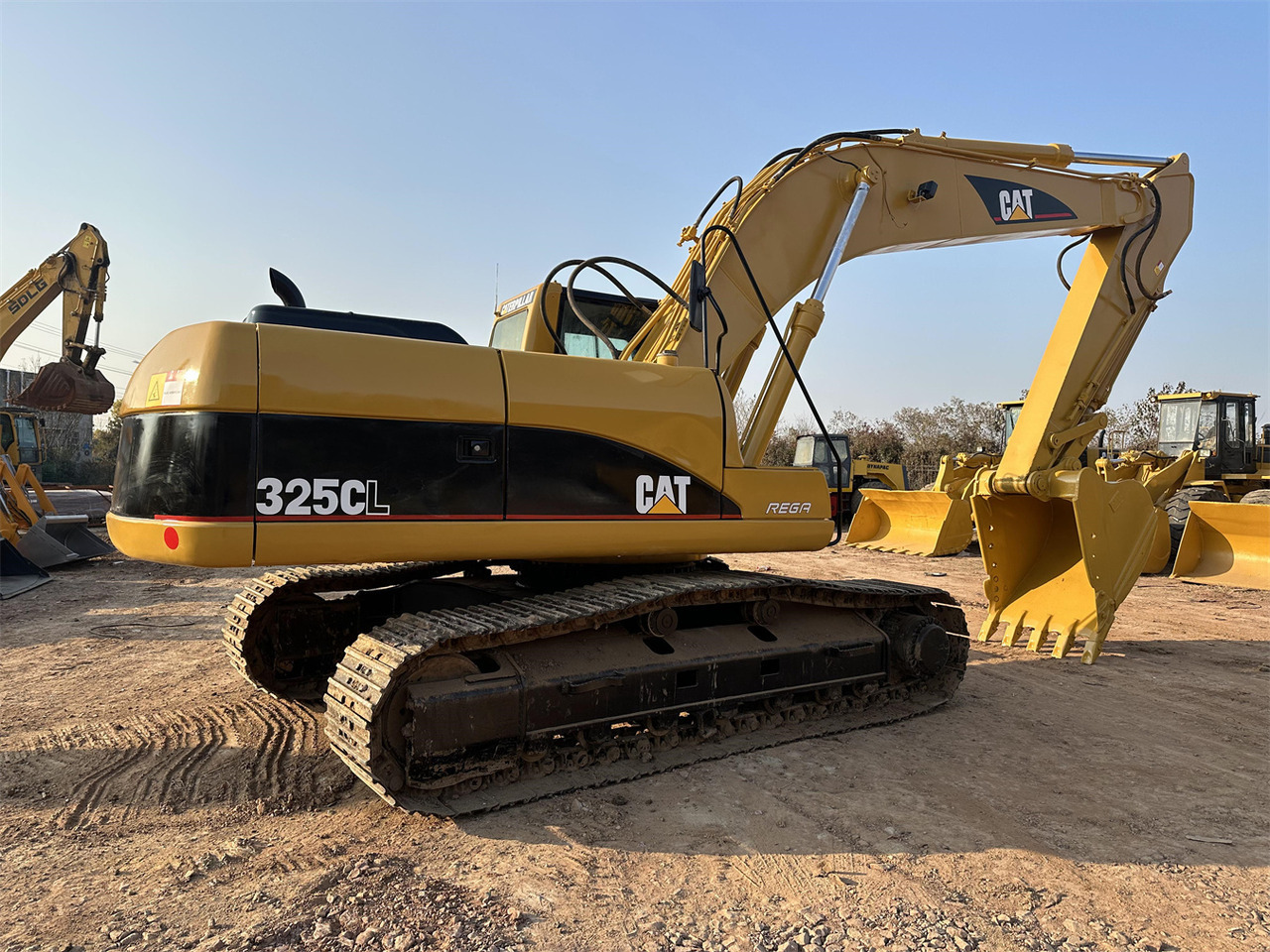 Crawler excavator CATERPILLAR 325C: picture 7