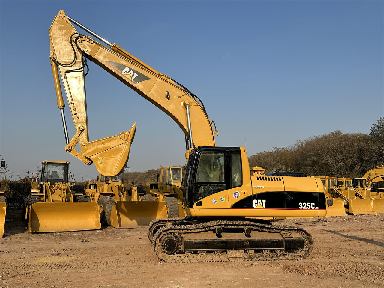 Crawler excavator CATERPILLAR 325C: picture 10