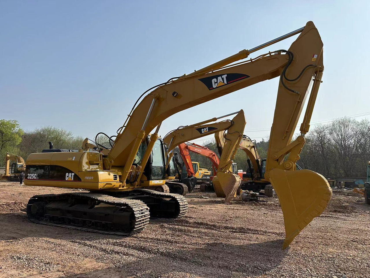 CATERPILLAR 325C - Crawler excavator: picture 4 CATERPILLAR 325C - Crawler excavator: picture 4