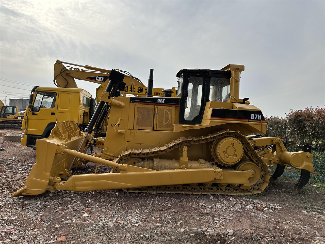 CATERPILLAR D7H - Bulldozer: picture 4 CATERPILLAR D7H - Bulldozer: picture 4
