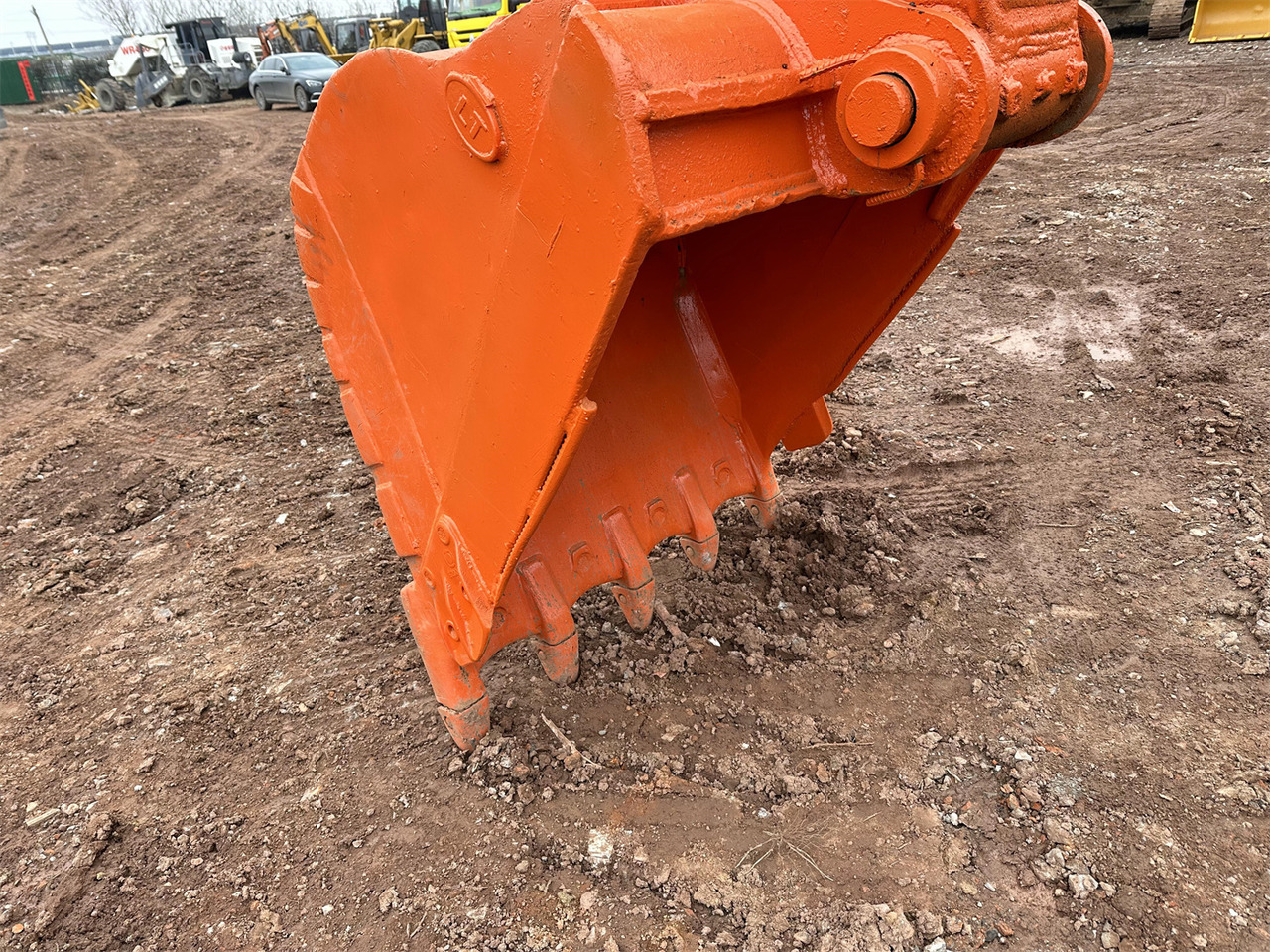 Crawler excavator DOOSAN DH220: picture 11