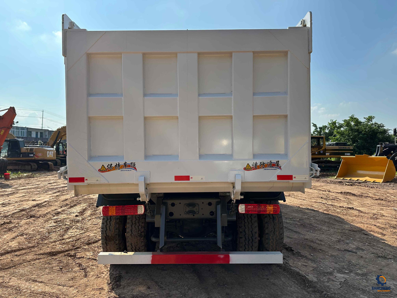 HOWO 400 With Bumper - Tipper: picture 5 HOWO 400 With Bumper - Tipper: picture 5