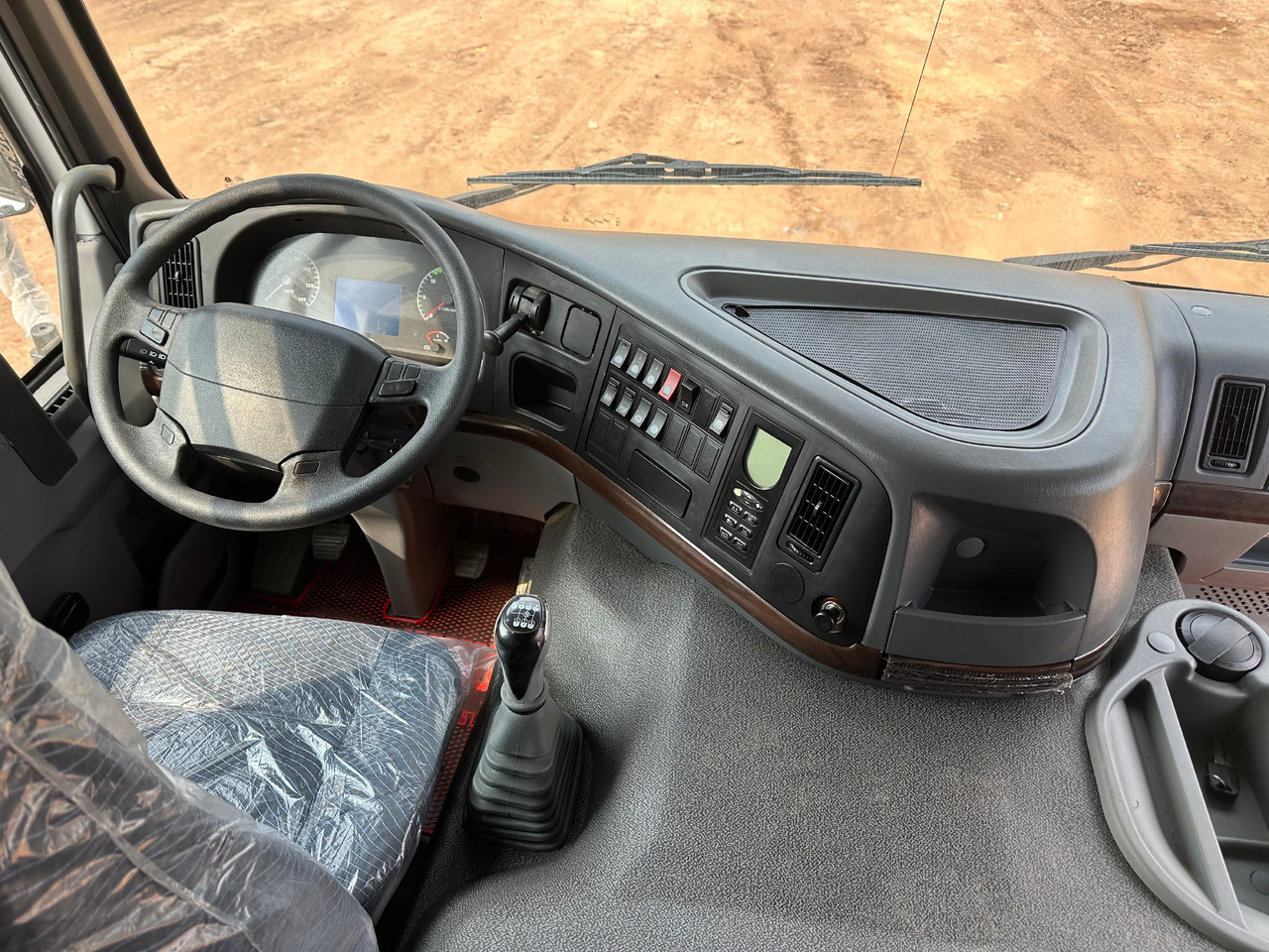 SINOTRUK HOWO Dump truck 371 6x4 - Tipper: picture 4 SINOTRUK HOWO Dump truck 371 6x4 - Tipper: picture 4