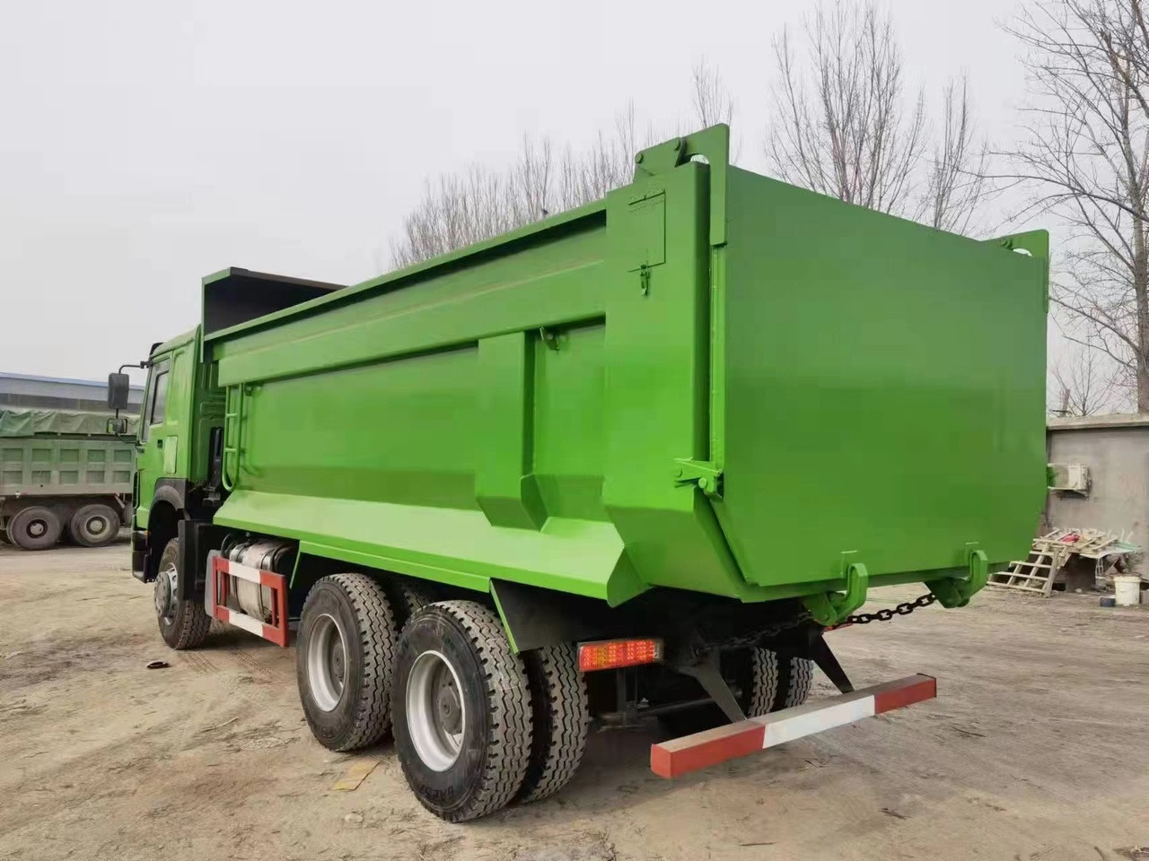 SINOTRUK Howo 6x4 Dump truck 371hp - Tipper: picture 4 SINOTRUK Howo 6x4 Dump truck 371hp - Tipper: picture 4