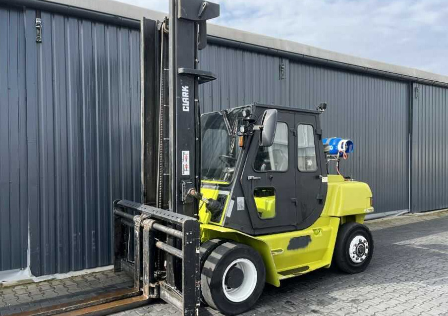 Clark SF70L - LPG forklift: picture 1 Clark SF70L - LPG forklift: picture 1
