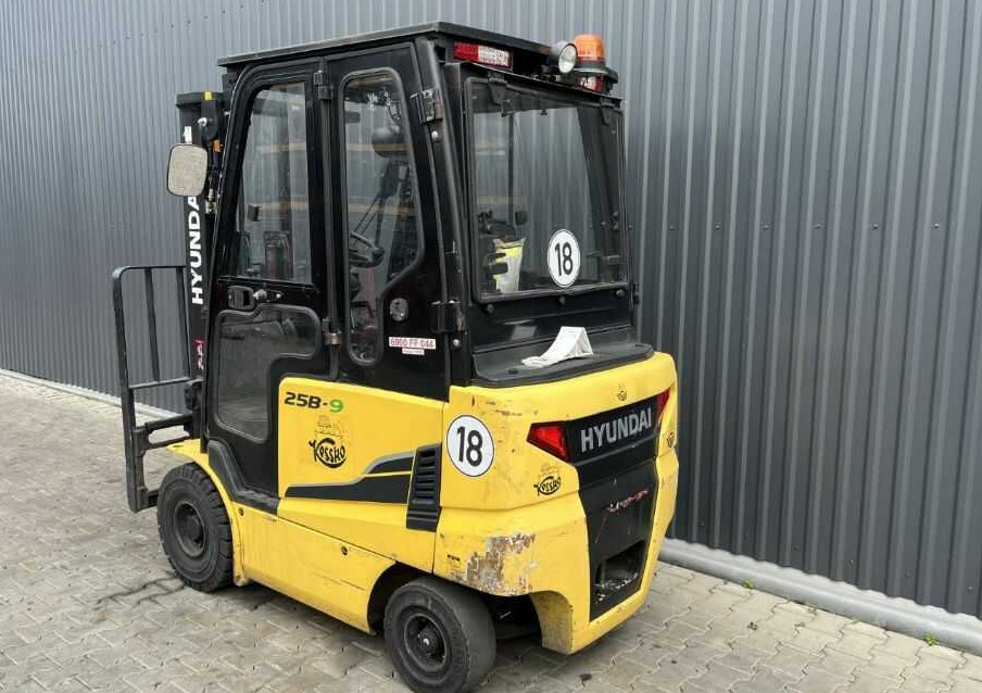 Hyundai 25B-9 - Electric forklift: picture 3 Hyundai 25B-9 - Electric forklift: picture 3