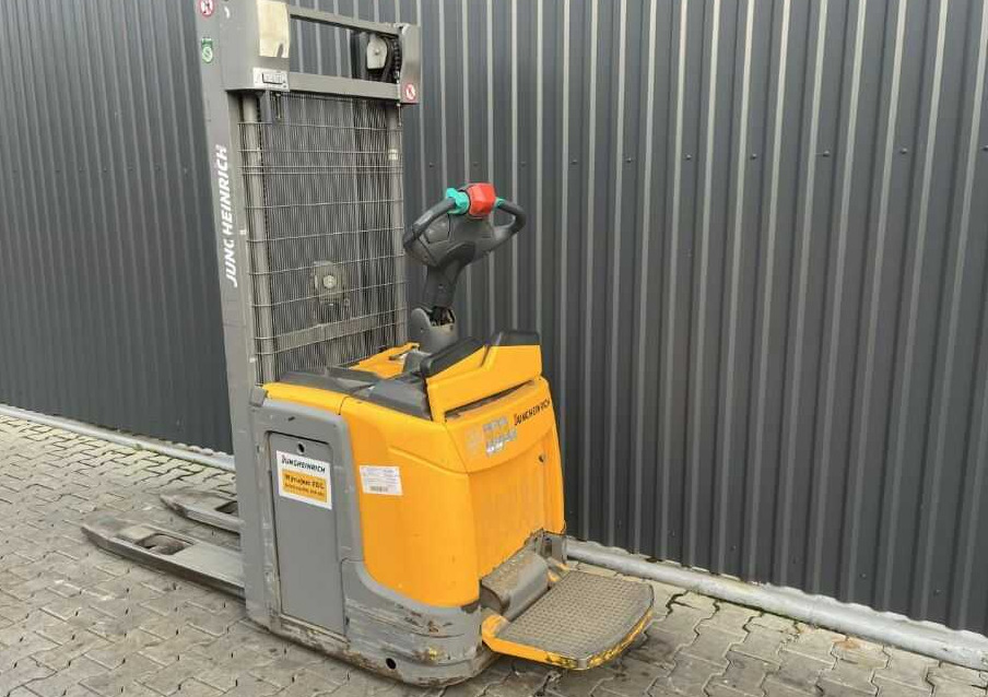 Jungheinrich ERC212 - Stacker: picture 3 Jungheinrich ERC212 - Stacker: picture 3