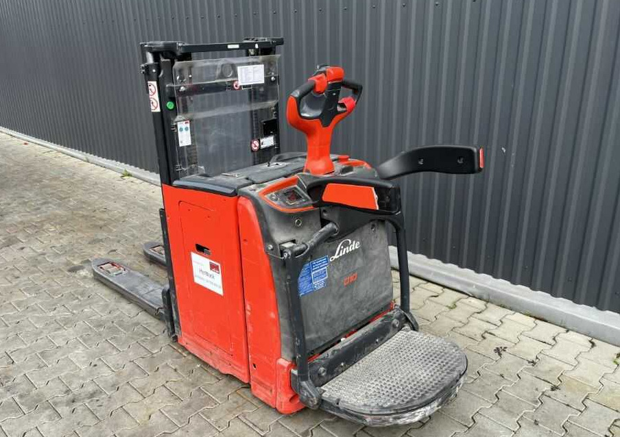 Linde D10AP - Stacker: picture 3 Linde D10AP - Stacker: picture 3