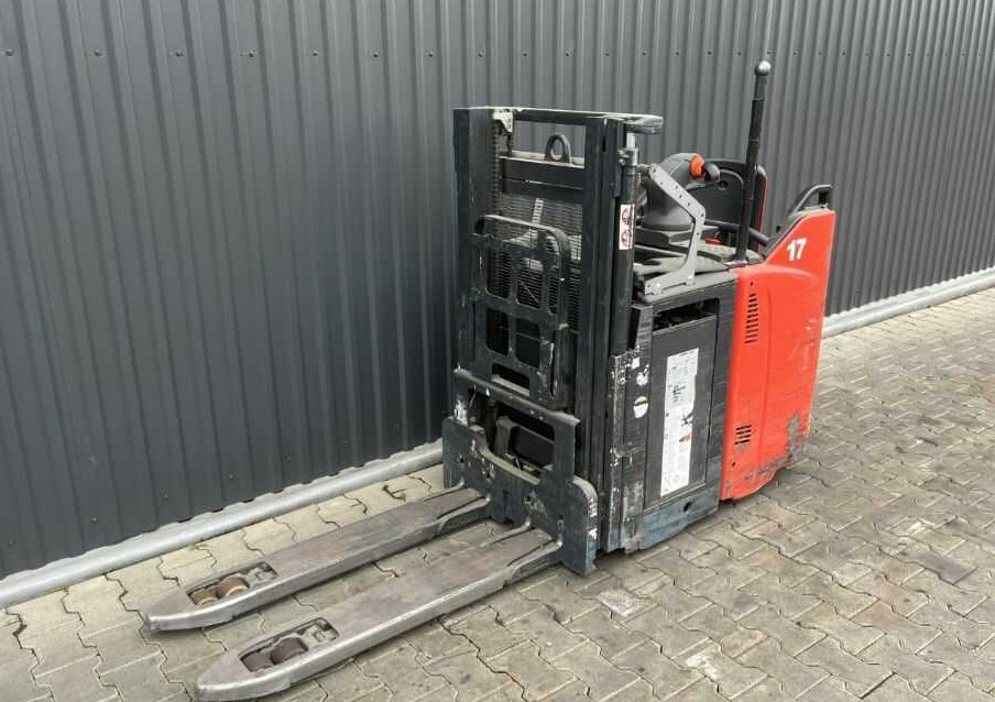 Linde D12HPSP - Stacker: picture 1 Linde D12HPSP - Stacker: picture 1
