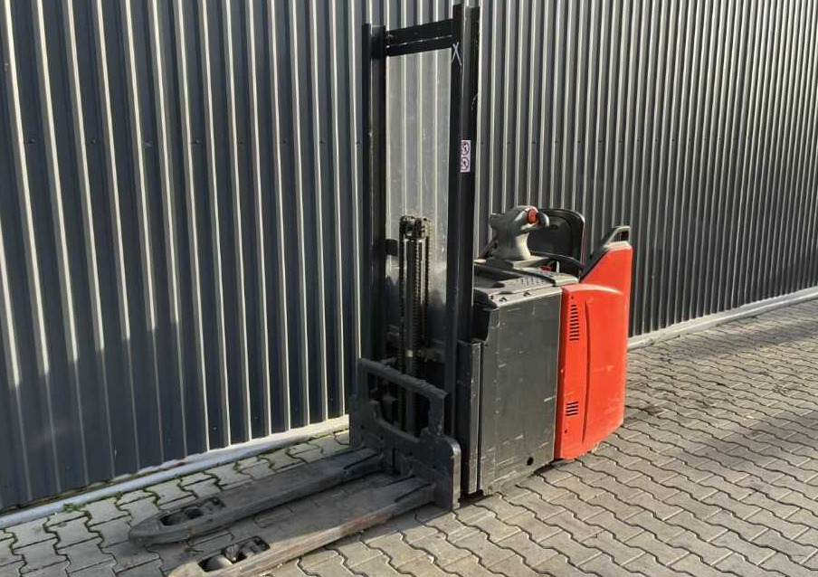 Linde D12SP - Stacker: picture 1 Linde D12SP - Stacker: picture 1
