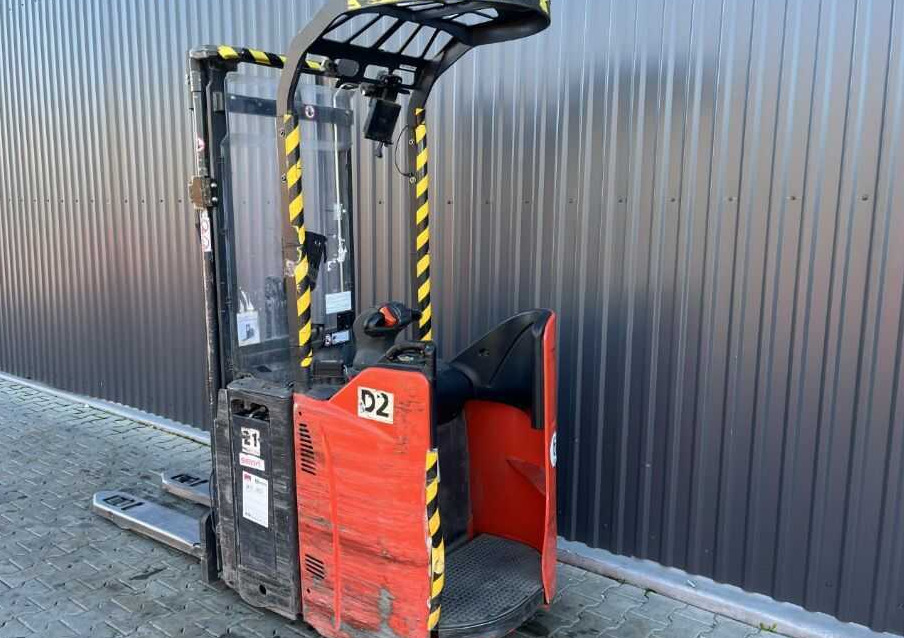 Linde D14SP - Stacker: picture 3 Linde D14SP - Stacker: picture 3