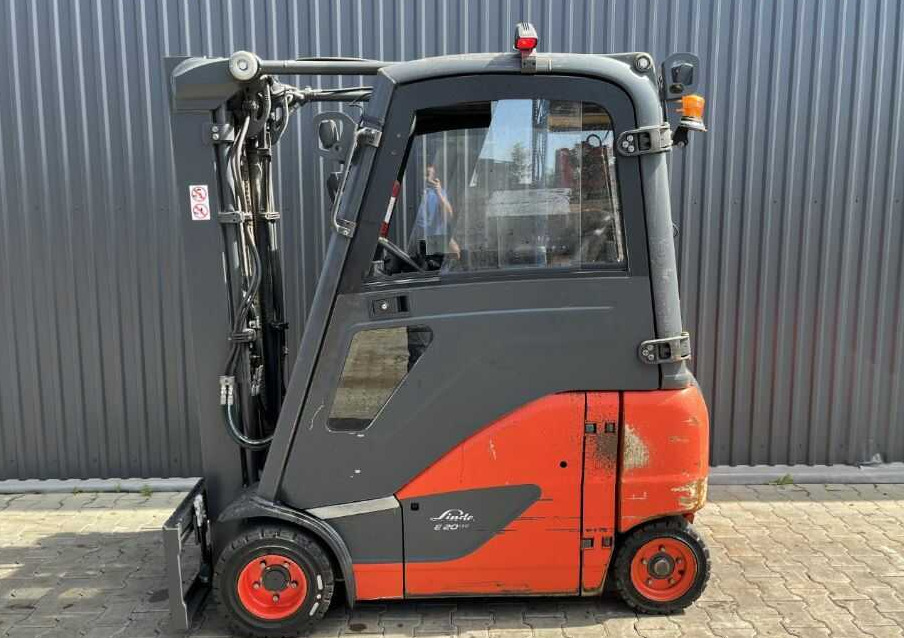 Linde E20PH-02 - Electric forklift: picture 2 Linde E20PH-02 - Electric forklift: picture 2