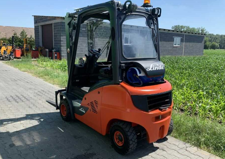 Linde H20T-01 - LPG forklift: picture 2 Linde H20T-01 - LPG forklift: picture 2