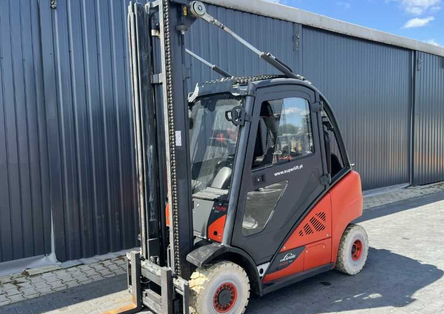 LPG forklift Linde H25T-02: picture 9