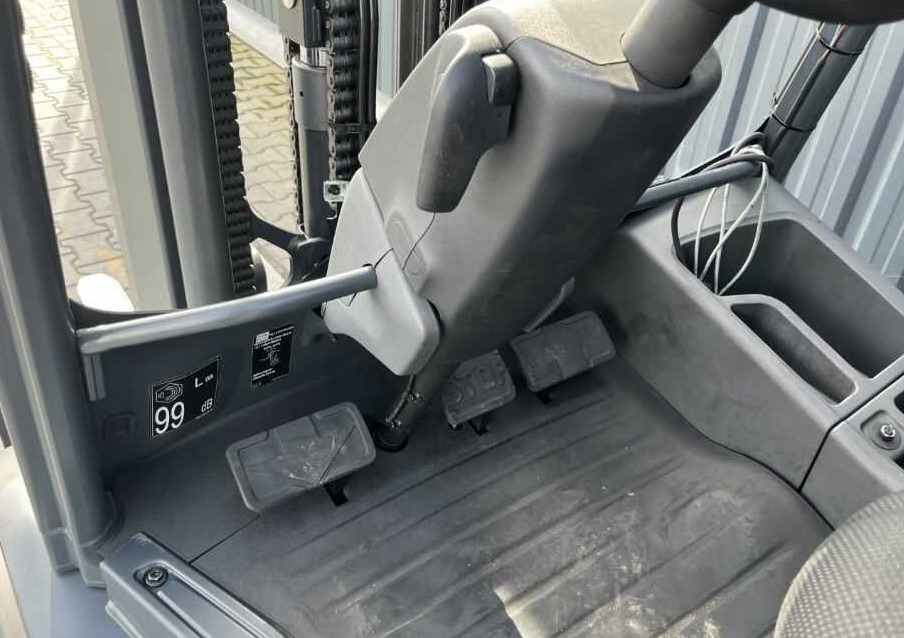 LPG forklift Linde H35T-01: picture 8 LPG forklift Linde H35T-01: picture 8