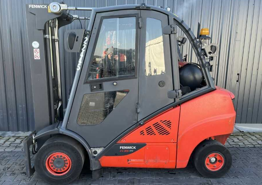 Linde H35T-02 - LPG forklift: picture 2 Linde H35T-02 - LPG forklift: picture 2