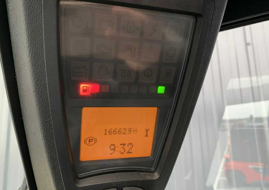 LPG forklift Linde H70T-03: picture 7
