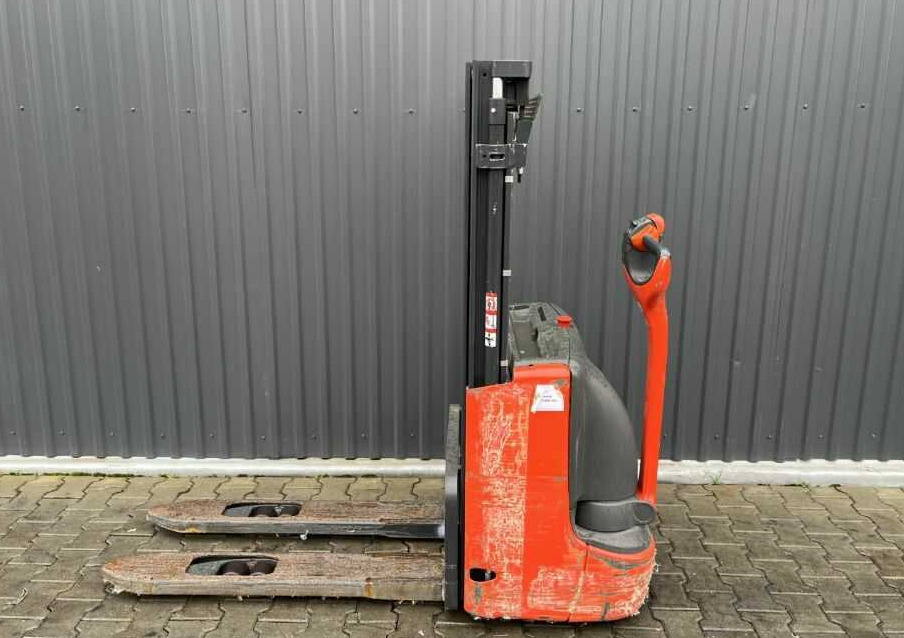 Linde L12 - Stacker: picture 2 Linde L12 - Stacker: picture 2