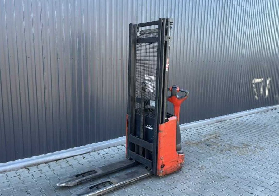 Linde L12 - Stacker: picture 1 Linde L12 - Stacker: picture 1
