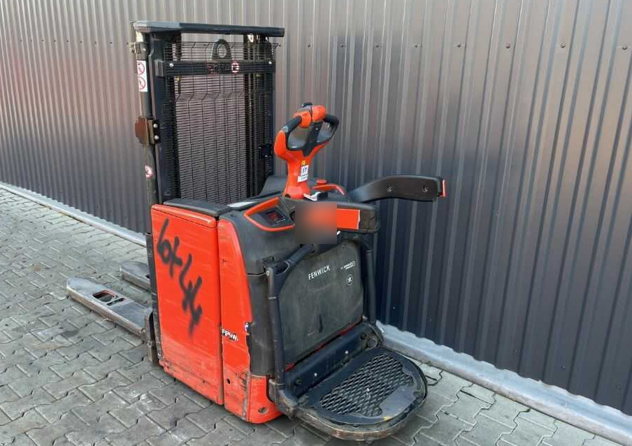 Linde L14lAP - Stacker: picture 3 Linde L14lAP - Stacker: picture 3