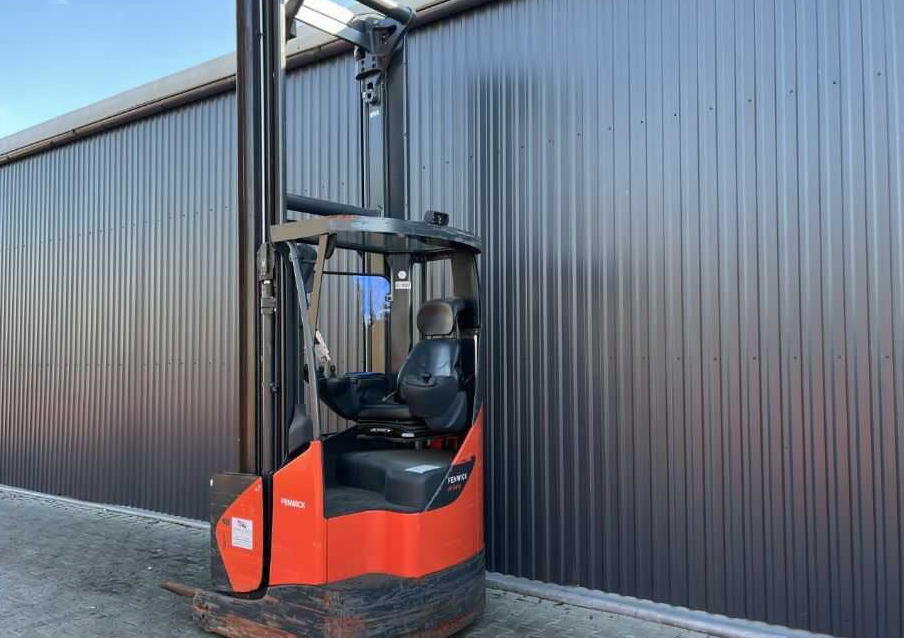 Linde R14X - Reach truck: picture 3 Linde R14X - Reach truck: picture 3