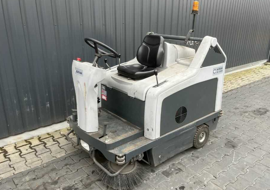 Nilfisk SR1301B - Industrial vacuum cleaner: picture 1 Nilfisk SR1301B - Industrial vacuum cleaner: picture 1