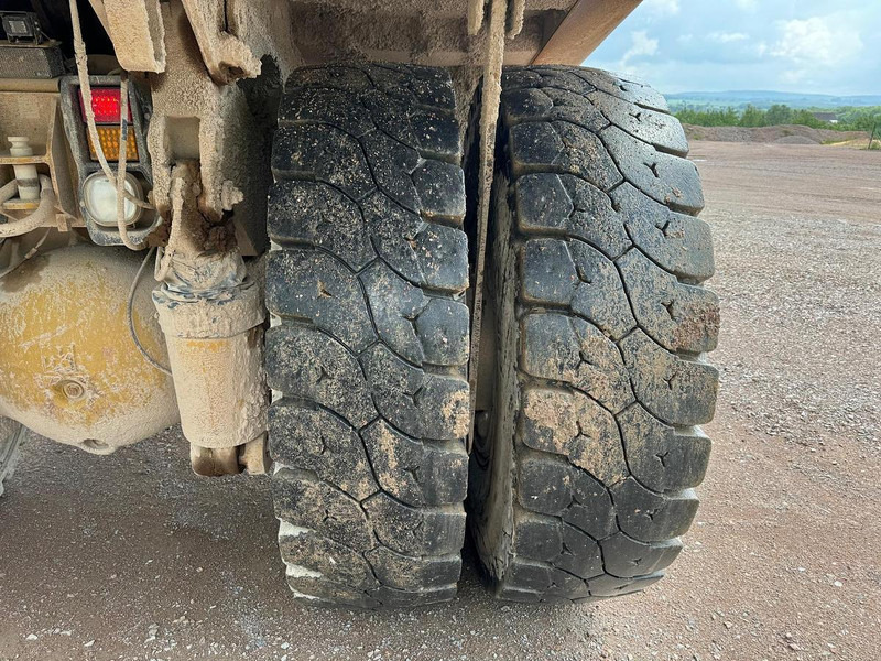 Dumper Caterpillar 771D: picture 16