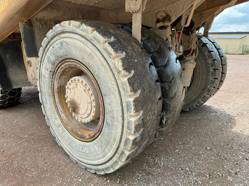 Dumper Caterpillar 771D: picture 14
