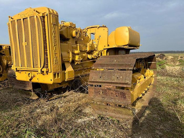 Caterpillar - Bulldozer: picture 1 Caterpillar - Bulldozer: picture 1