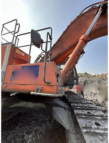 Hitachi ZX670 LCR-3 - Excavator: picture 2 Hitachi ZX670 LCR-3 - Excavator: picture 2