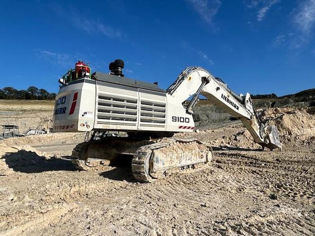 Liebherr - Excavator: picture 1 Liebherr - Excavator: picture 1