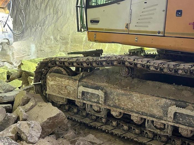 Liebherr - Excavator: picture 3 Liebherr - Excavator: picture 3