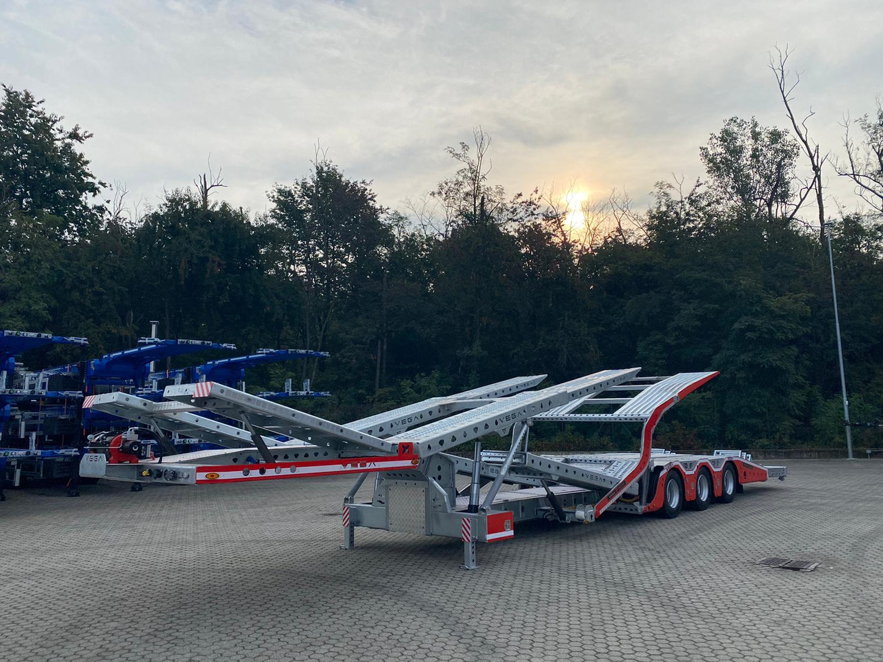 Alpha (3 Axle Truck Transport) - Autotransporter semi-trailer: picture 5 Alpha (3 Axle Truck Transport) - Autotransporter semi-trailer: picture 5