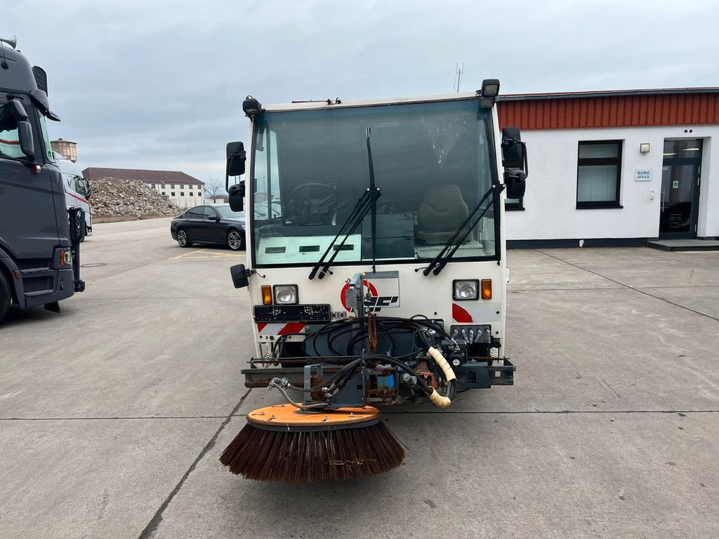 AEBI MFH 5000 * IVECO MOTOR * KLIMA * - Road sweeper: picture 3 AEBI MFH 5000 * IVECO MOTOR * KLIMA * - Road sweeper: picture 3