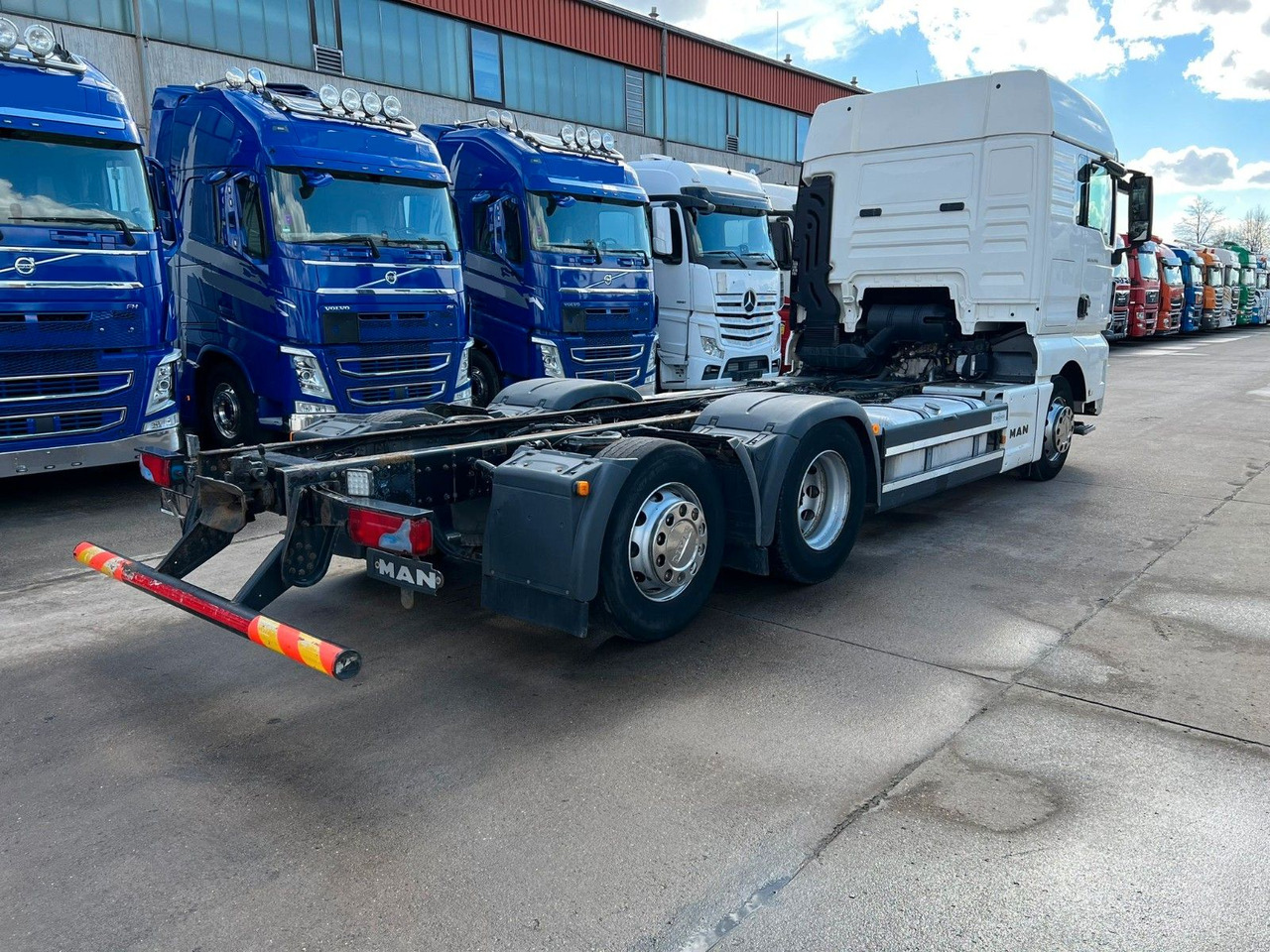 MAN TGX 26.440 * RETARDER * LIFTACHSE * VOLLUFTFED.* - Cab chassis truck: picture 4 MAN TGX 26.440 * RETARDER * LIFTACHSE * VOLLUFTFED.* - Cab chassis truck: picture 4