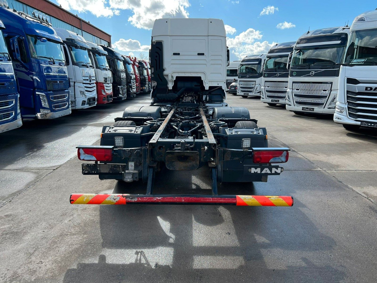 MAN TGX 26.440 * RETARDER * LIFTACHSE * VOLLUFTFED.* - Cab chassis truck: picture 5 MAN TGX 26.440 * RETARDER * LIFTACHSE * VOLLUFTFED.* - Cab chassis truck: picture 5