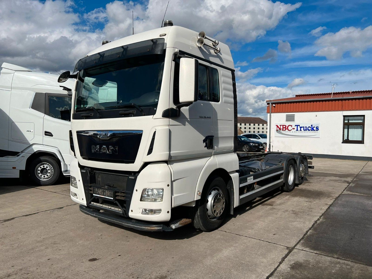 MAN TGX 26.440 * RETARDER * LIFTACHSE * VOLLUFTFED.* - Cab chassis truck: picture 1 MAN TGX 26.440 * RETARDER * LIFTACHSE * VOLLUFTFED.* - Cab chassis truck: picture 1