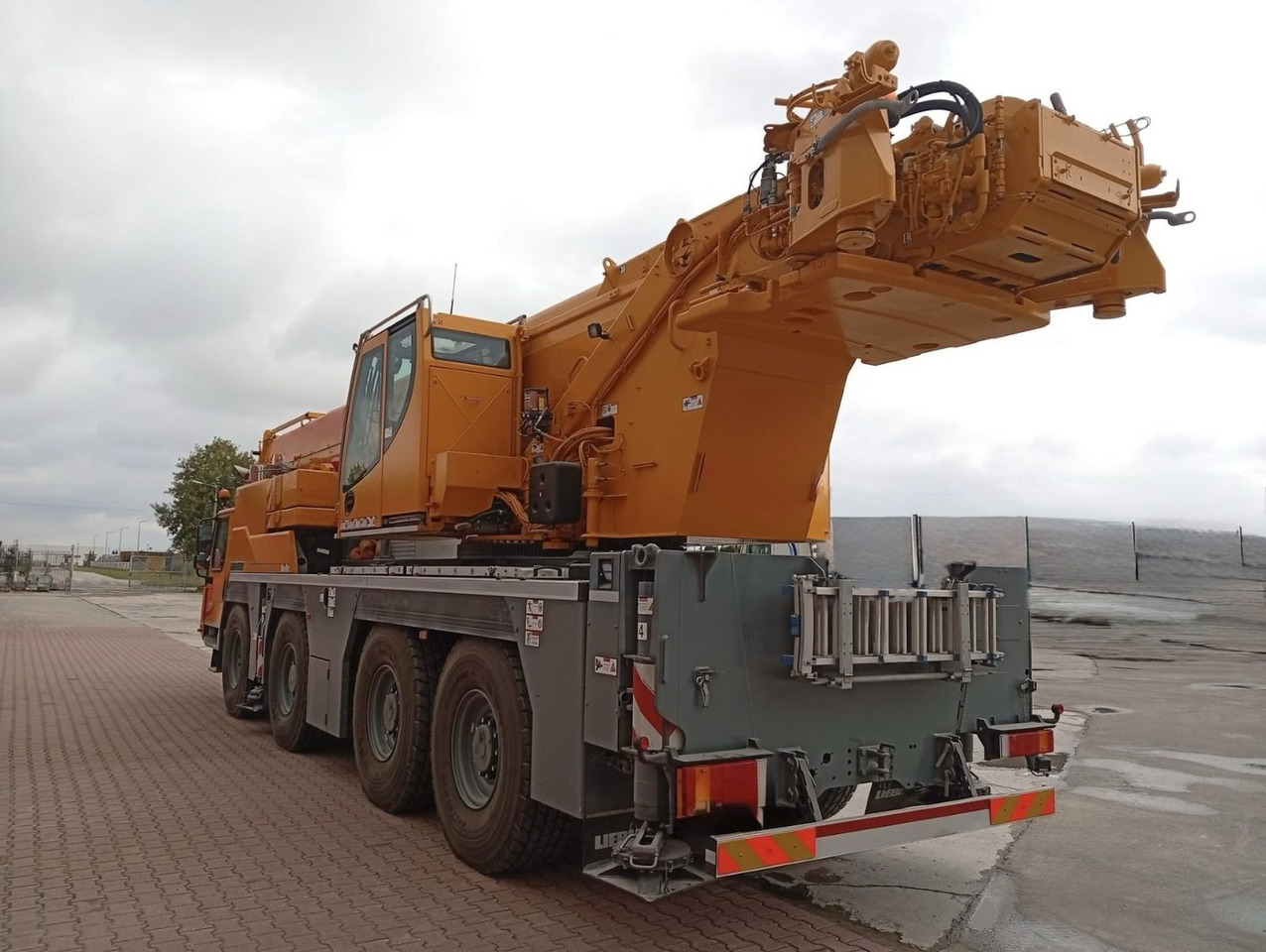 Liebherr LTM 1120-4.1 - Tower crane: picture 3 Liebherr LTM 1120-4.1 - Tower crane: picture 3