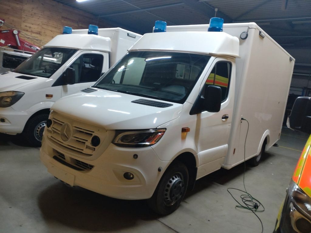 Mercedes-Benz RTW / Tierrettung / Tierarzt / OP Mercedes-Benz RTW / Tierrettung / Tierarzt / OP - Ambulance: picture 1 Mercedes-Benz RTW / Tierrettung / Tierarzt / OP Mercedes-Benz RTW / Tierrettung / Tierarzt / OP - Ambulance: picture 1