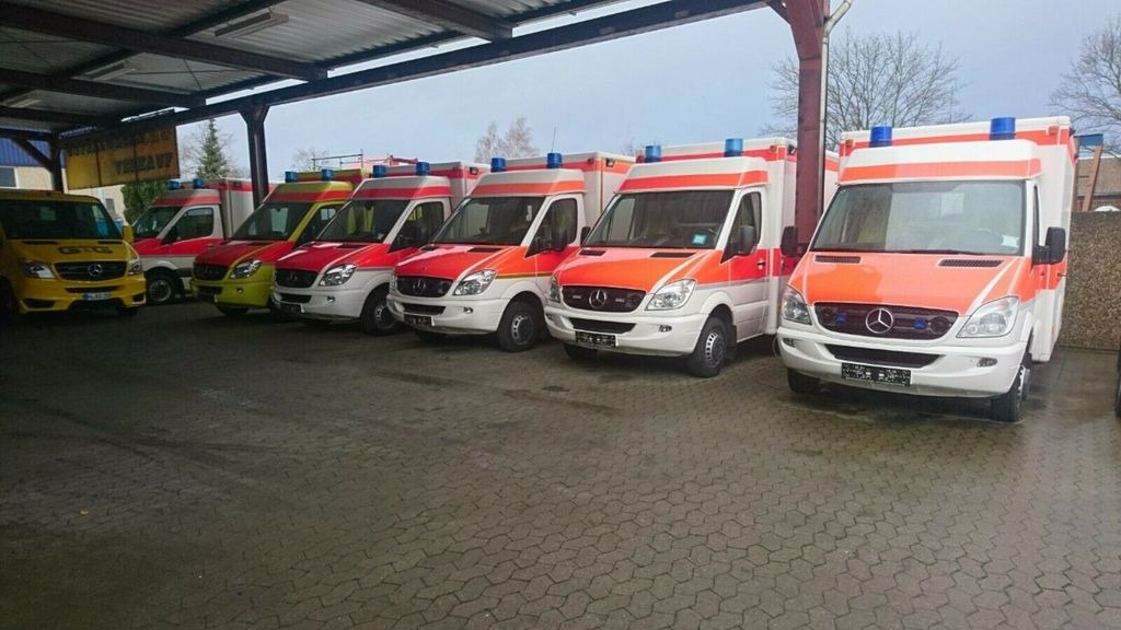 Mercedes-Benz Sprinter 516 // WAS 946 // 1 J Garantie // - Ambulance: picture 1 Mercedes-Benz Sprinter 516 // WAS 946 // 1 J Garantie // - Ambulance: picture 1