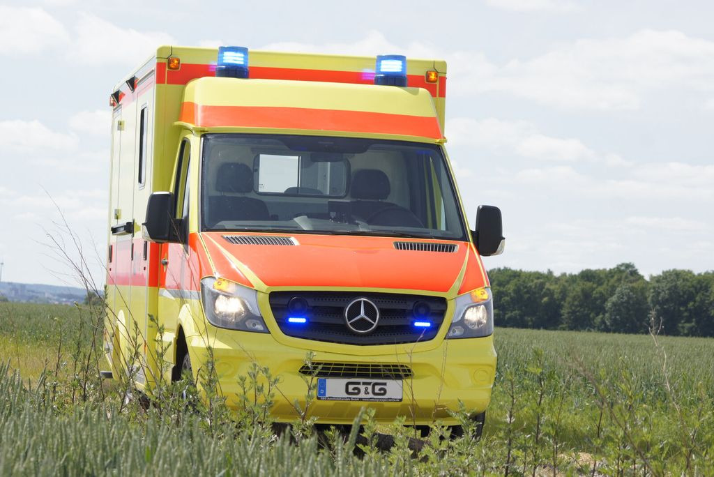 Mercedes-Benz Sprinter 519 // Mod. 2017 // 1 J Garantie // - Ambulance: picture 2 Mercedes-Benz Sprinter 519 // Mod. 2017 // 1 J Garantie // - Ambulance: picture 2