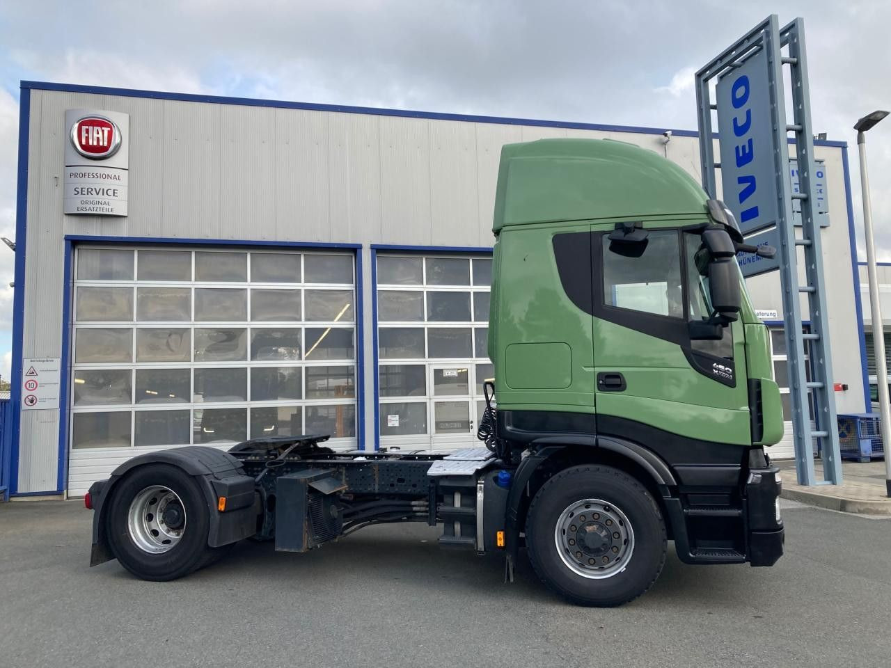 Iveco X-Way IVECO AS440X46 T/P ON (HI-TRACTION) Euro6 Iveco X-Way IVECO AS440X46 T/P ON (HI-TRACTION) Euro6 - Tractor unit: picture 3 Iveco X-Way IVECO AS440X46 T/P ON (HI-TRACTION) Euro6 Iveco X-Way IVECO AS440X46 T/P ON (HI-TRACTION) Euro6 - Tractor unit: picture 3