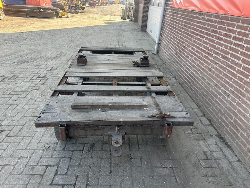 Onbekend - Material handling equipment: picture 3 Onbekend - Material handling equipment: picture 3