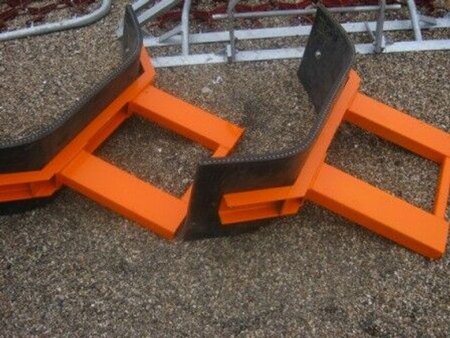 Rubberschuif met lepelinsteek - Snow plough: picture 1 Rubberschuif met lepelinsteek - Snow plough: picture 1