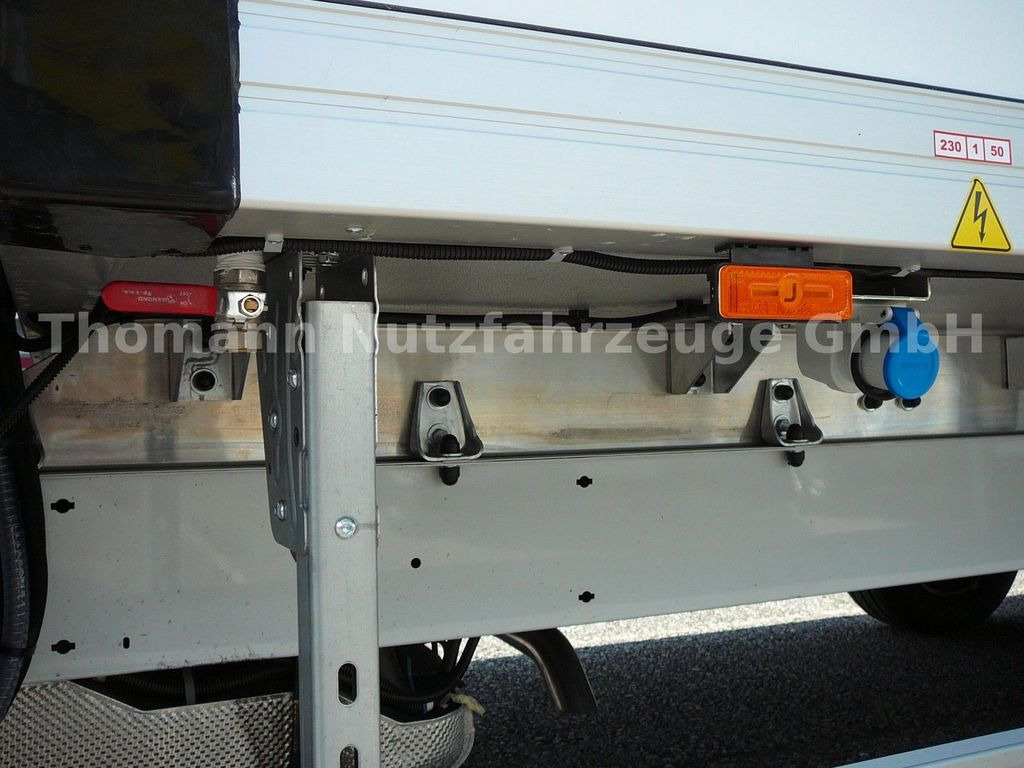 New Refrigerated van Renault Master Kühlkoffer mit LBW Xarios 300 GH: picture 16